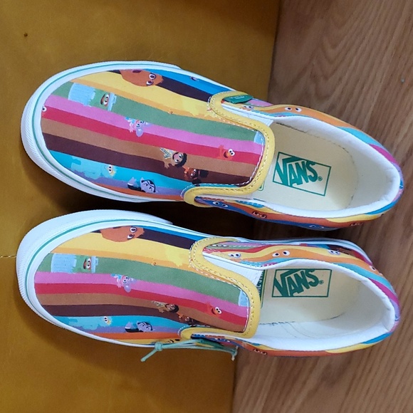 ๐ค NWOT Van's Sesame Street shoes - Picture 2 of 10